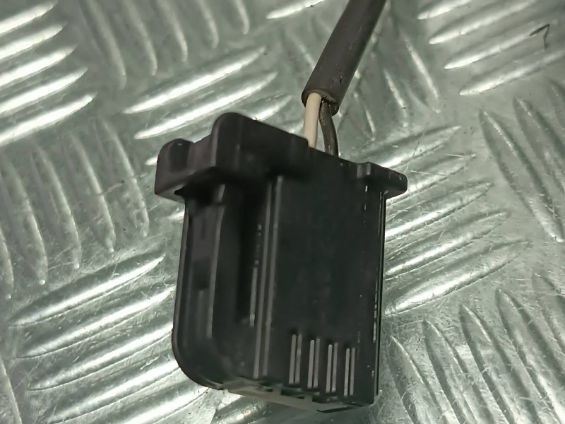 Recambio de enganche cinturon trasero izquierdo para opel mokka x design line start/stop referencia OEM IAM 42615070 2505974 