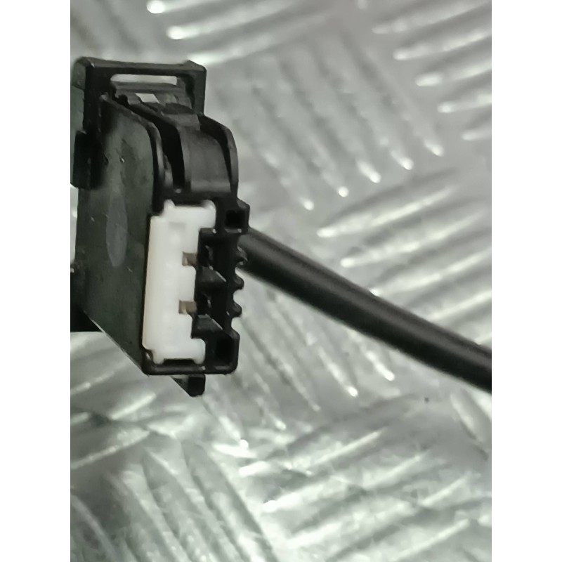 Recambio de enganche cinturon trasero izquierdo para opel mokka x design line start/stop referencia OEM IAM 42615070 2505974 