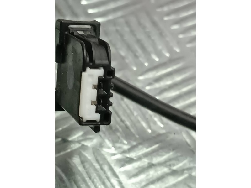 Recambio de enganche cinturon trasero izquierdo para opel mokka x design line start/stop referencia OEM IAM 42615070 2505974 