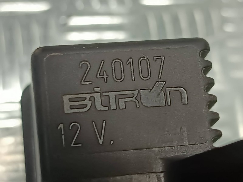 Recambio de rele para citroen c4 picasso exclusive referencia OEM IAM 240107  