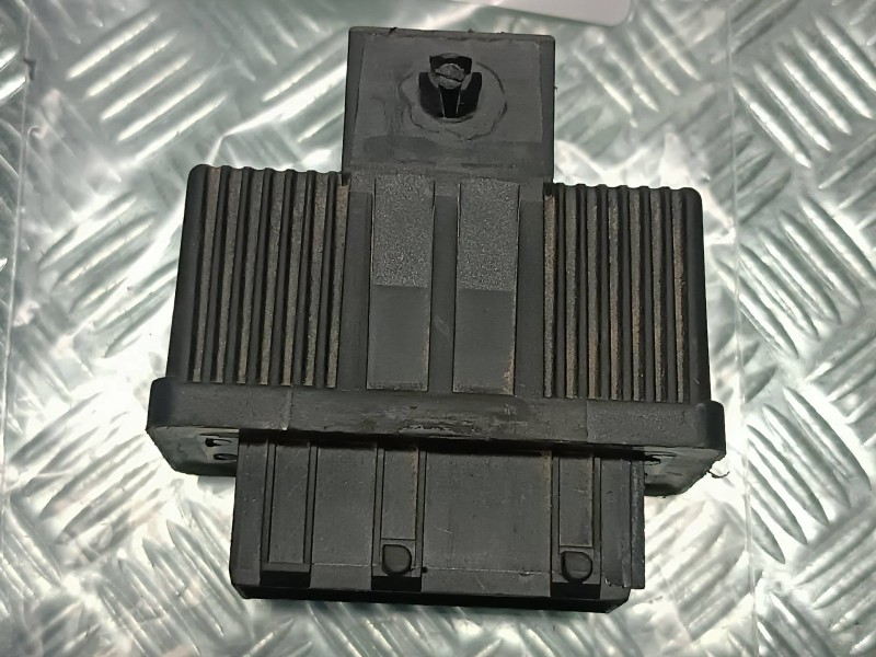 Recambio de rele para citroen c4 picasso exclusive referencia OEM IAM 240107  
