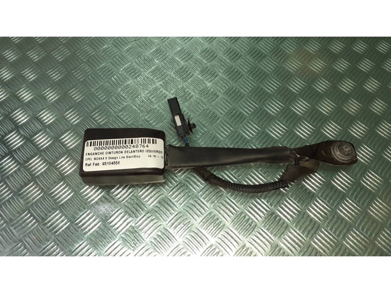 Recambio de enganche cinturon delantero izquierdo para opel mokka x design line start/stop referencia OEM IAM 95104556  