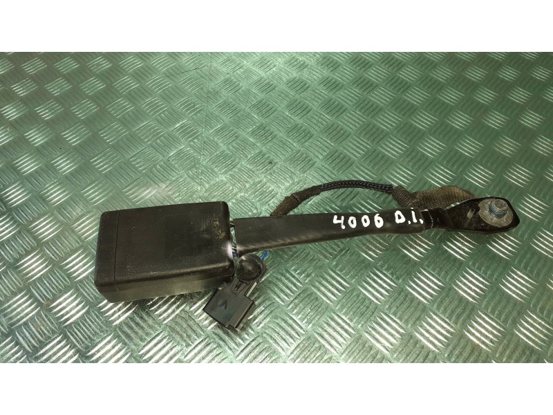 Recambio de enganche cinturon delantero izquierdo para opel mokka x design line start/stop referencia OEM IAM 95104556  