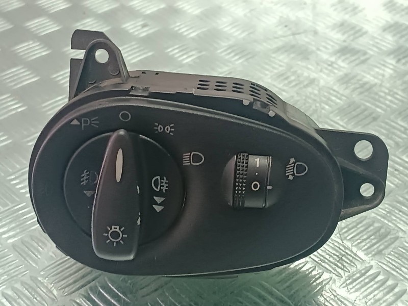 Recambio de mando luces para ford focus berlina (cak) ambiente referencia OEM IAM 2M5T13A024EA  CONECTOR 16 PINES