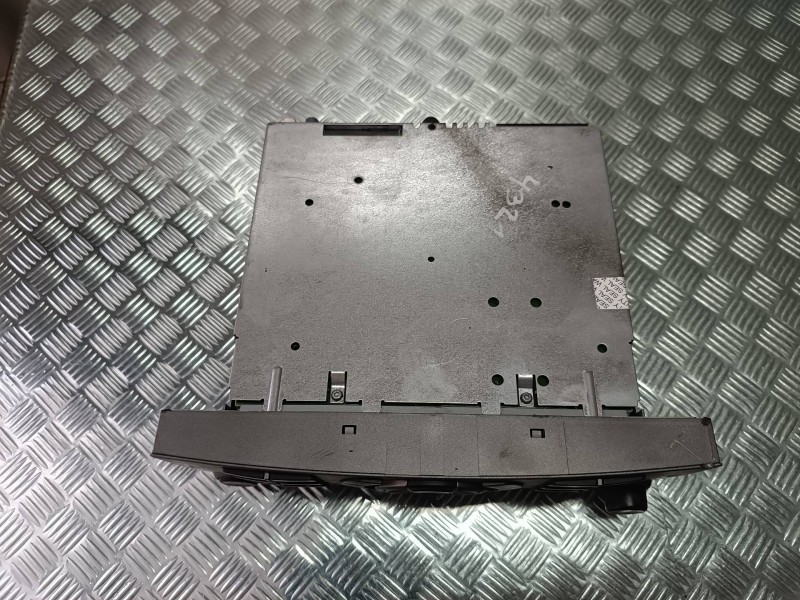 Recambio de sistema audio / radio cd para peugeot 407 st sport referencia OEM IAM 9646871777 7643141392 BLAUPUNKT