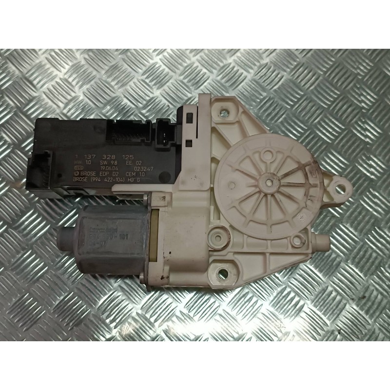 Recambio de motor elevalunas delantero izquierdo para peugeot 407 st sport referencia OEM IAM 1137328125 0130822200 BROSE