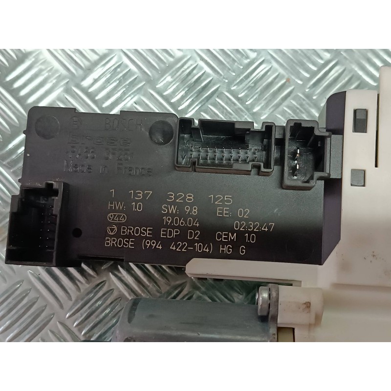 Recambio de motor elevalunas delantero izquierdo para peugeot 407 st sport referencia OEM IAM 1137328125 0130822200 BROSE