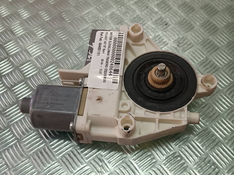 Recambio de motor elevalunas trasero izquierdo para peugeot 407 st sport referencia OEM IAM 994651101 0130822201 BROSE