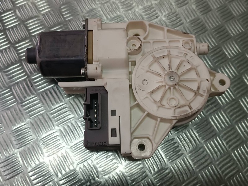 Recambio de motor elevalunas trasero izquierdo para peugeot 407 st sport referencia OEM IAM 994651101 0130822201 BROSE