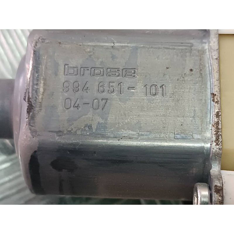 Recambio de motor elevalunas trasero izquierdo para peugeot 407 st sport referencia OEM IAM 994651101 0130822201 BROSE