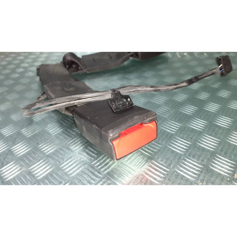 Recambio de enganche cinturon trasero derecho para opel mokka x design line start/stop referencia OEM IAM 42615068 42615068 
