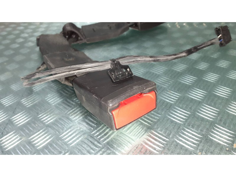 Recambio de enganche cinturon trasero derecho para opel mokka x design line start/stop referencia OEM IAM 42615068 42615068 