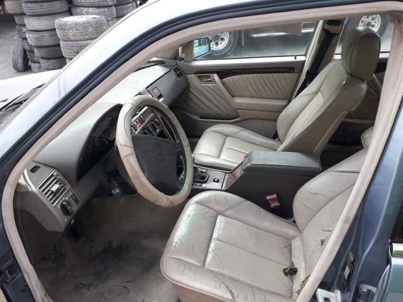 mercedes-benz clase c (w202) berlina del año 1993