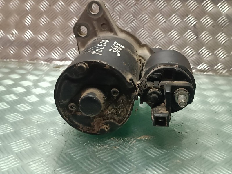 Recambio de motor arranque para seat toledo (1l) base referencia OEM IAM 020911023M 0001112033 BOSCH