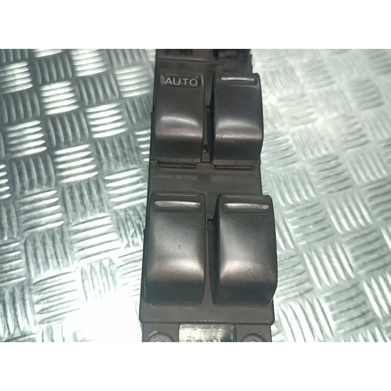 Recambio de mando elevalunas delantero izquierdo para nissan almera tino (v10m) básico referencia OEM IAM   CONECTOR 15 PINES