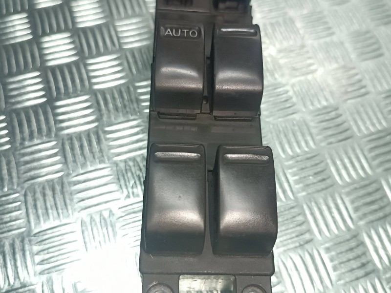 Recambio de mando elevalunas delantero izquierdo para nissan almera tino (v10m) básico referencia OEM IAM   CONECTOR 15 PINES