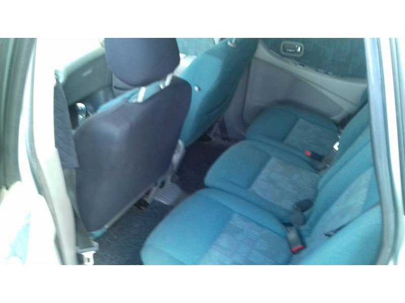 nissan almera tino (v10m) del año 2003