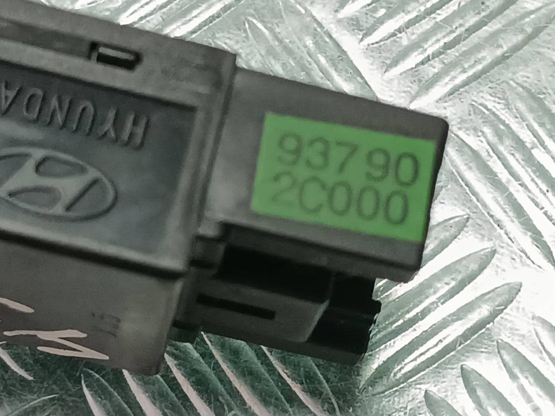Recambio de warning para hyundai coupe (gk) 1.6 fx referencia OEM IAM 937902C000  CONECTOR 6 PINES