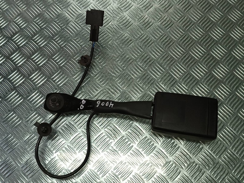 Recambio de enganche cinturon delantero derecho para opel mokka x design line start/stop referencia OEM IAM 95131545  