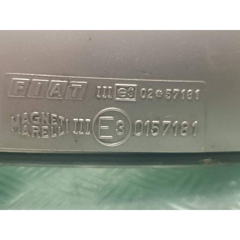 Recambio de retrovisor izquierdo para fiat punto berlina (188) 1.2 8v active referencia OEM IAM 0157181  ELECTRICO