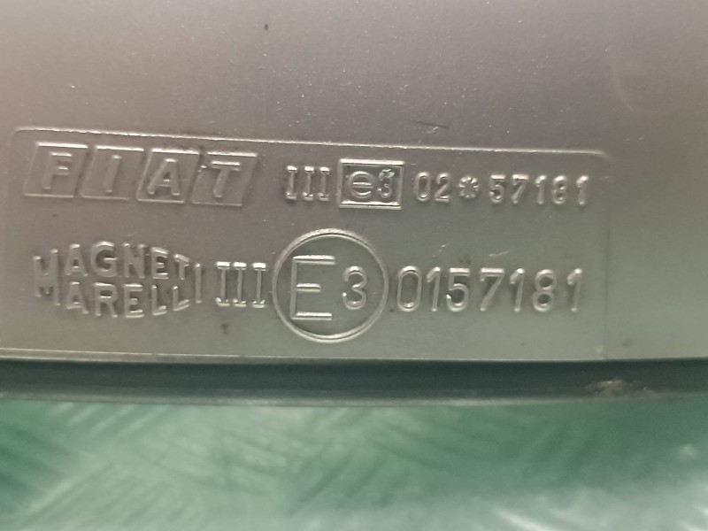 Recambio de retrovisor izquierdo para fiat punto berlina (188) 1.2 8v active referencia OEM IAM 0157181  ELECTRICO