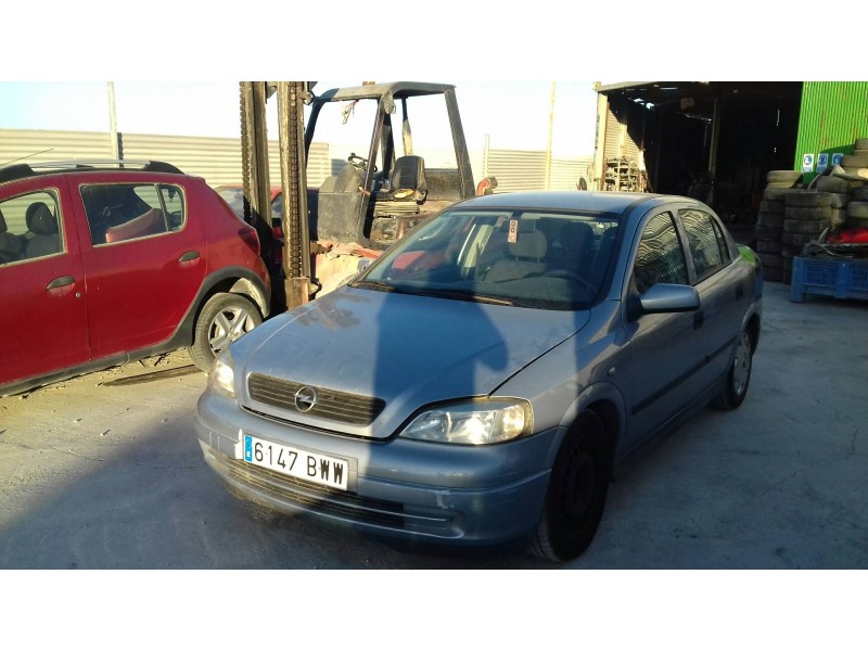 opel astra g berlina del año 2002