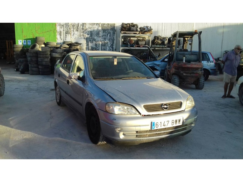 opel astra g berlina del año 2002