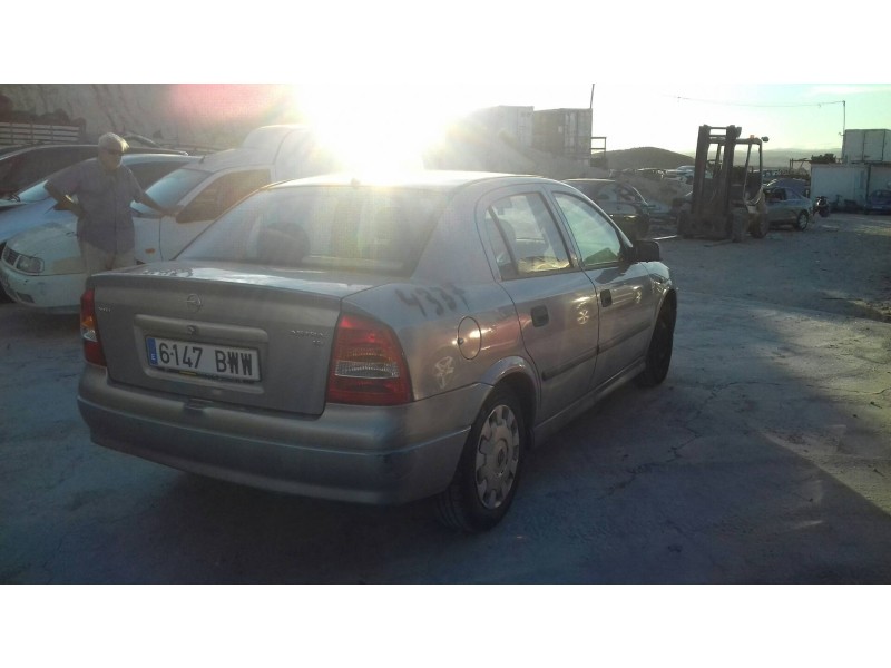opel astra g berlina del año 2002