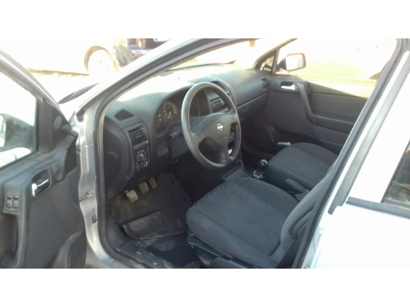 opel astra g berlina del año 2002
