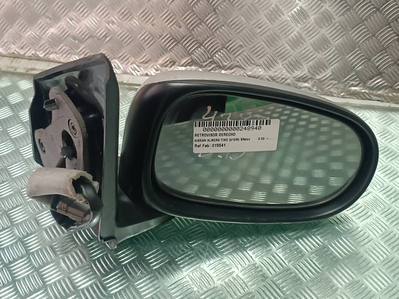 Recambio de retrovisor derecho para nissan almera tino (v10m) básico referencia OEM IAM 015541  ELECTRICO