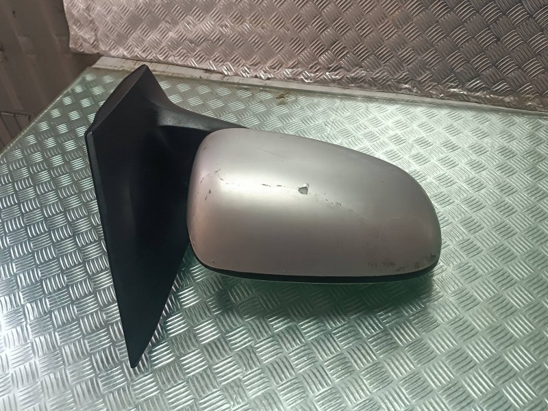 Recambio de retrovisor derecho para nissan almera tino (v10m) básico referencia OEM IAM 015541  ELECTRICO