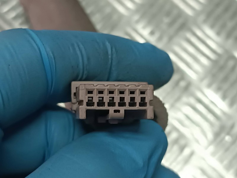 Recambio de retrovisor derecho para nissan almera tino (v10m) básico referencia OEM IAM 015541  ELECTRICO