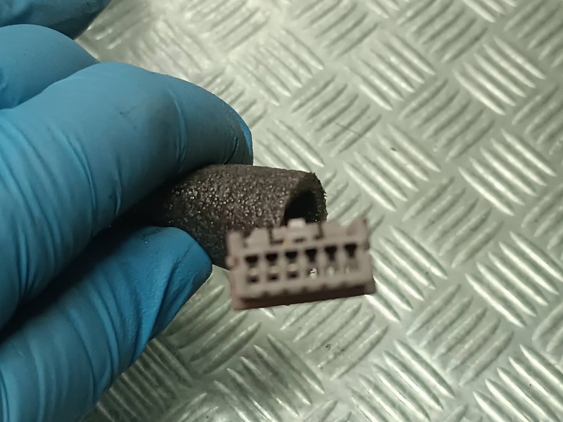 Recambio de retrovisor izquierdo para nissan almera tino (v10m) básico referencia OEM IAM 015541  ELECTRICO