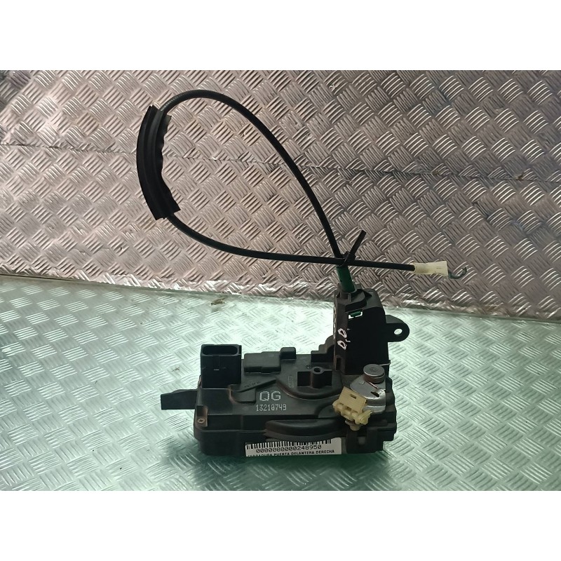 Recambio de cerradura puerta delantera derecha para opel astra h berlina cosmo referencia OEM IAM 13210749 QG ELECTRICA