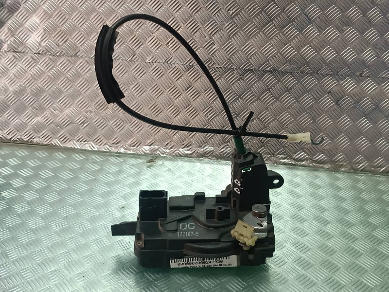 Recambio de cerradura puerta delantera derecha para opel astra h berlina cosmo referencia OEM IAM 13210749 QG ELECTRICA