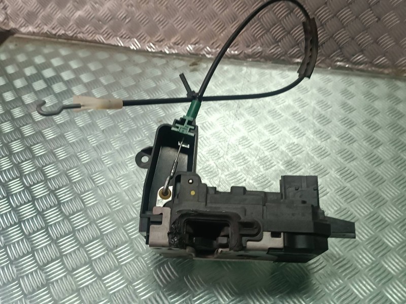 Recambio de cerradura puerta delantera derecha para opel astra h berlina cosmo referencia OEM IAM 13210749 QG ELECTRICA