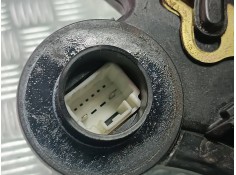 Recambio de cerradura puerta trasera izquierda para toyota corolla verso (r1) 1.8 luna referencia OEM IAM F215 CONECTOR 2 PINES  2