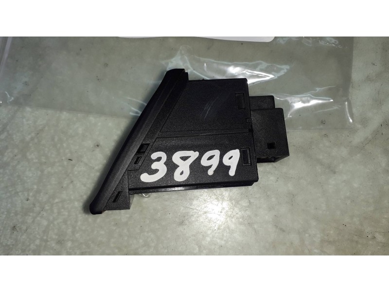 Recambio de warning para audi a4 ber. (b8) basis referencia OEM IAM 8K1941509B  CONECTOR 6 PINES