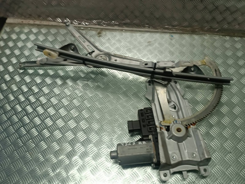 Recambio de elevalunas delantero derecho para opel astra h berlina cosmo referencia OEM IAM 13100418RH 13100541 ELECTRICO