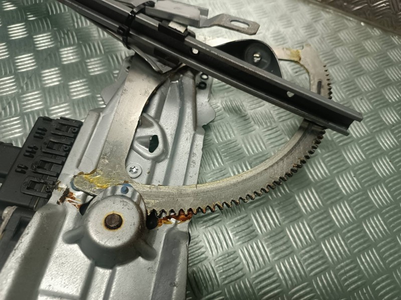 Recambio de elevalunas delantero derecho para opel astra h berlina cosmo referencia OEM IAM 13100418RH 13100541 ELECTRICO