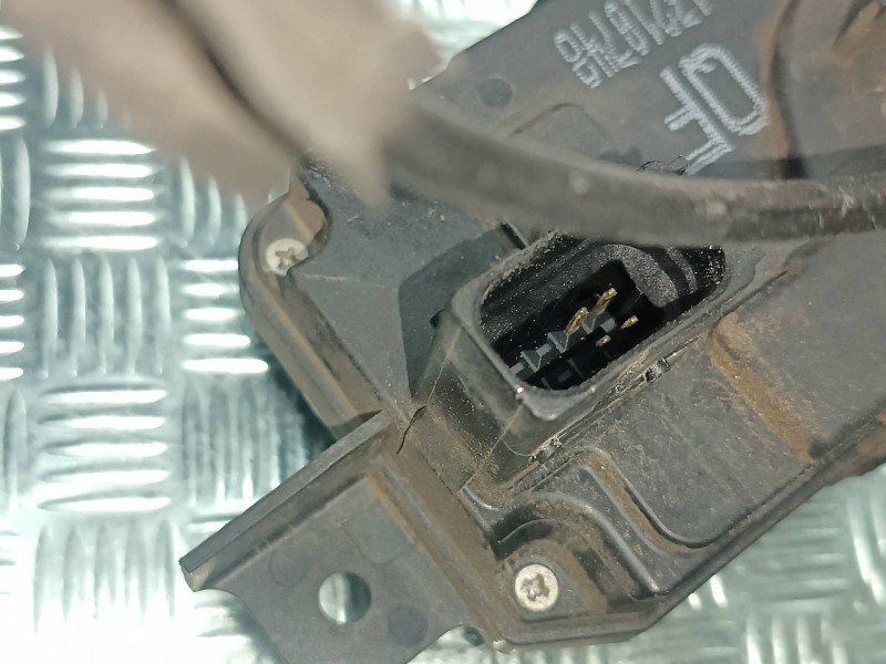 Recambio de cerradura puerta delantera izquierda para opel astra h berlina cosmo referencia OEM IAM 13210748 QF ELECTRICA