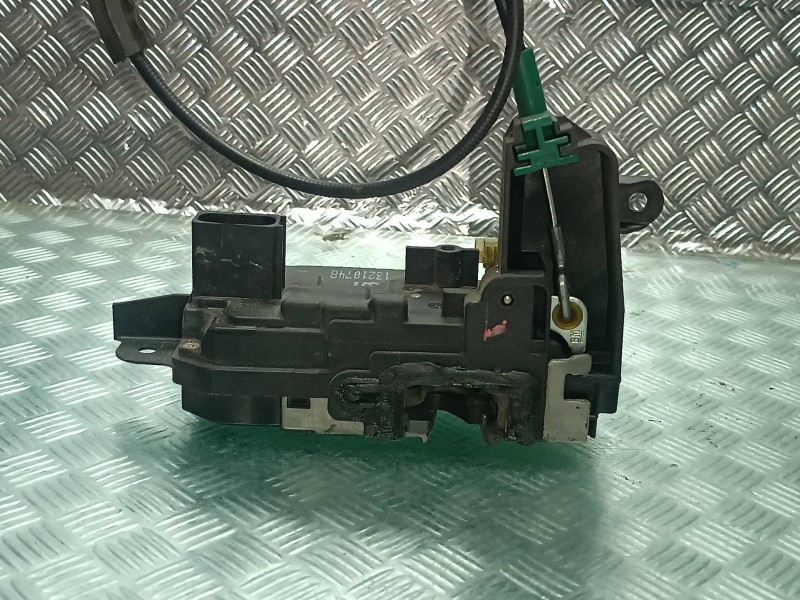 Recambio de cerradura puerta delantera izquierda para opel astra h berlina cosmo referencia OEM IAM 13210748 QF ELECTRICA