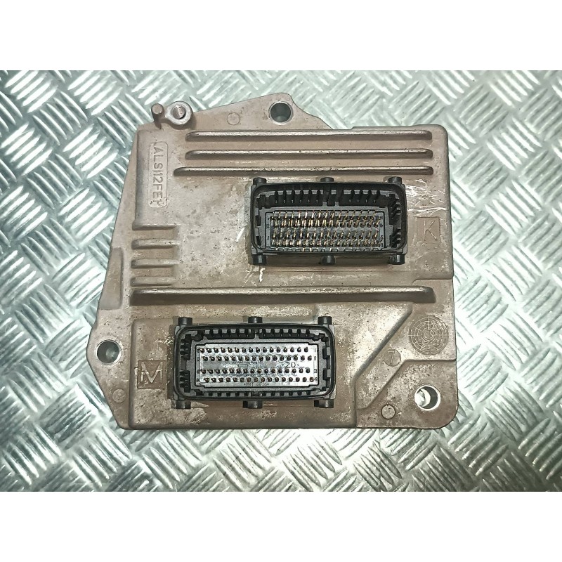 Recambio de centralita motor uce para opel astra h berlina cosmo referencia OEM IAM 55561172 FFFT DELPHI