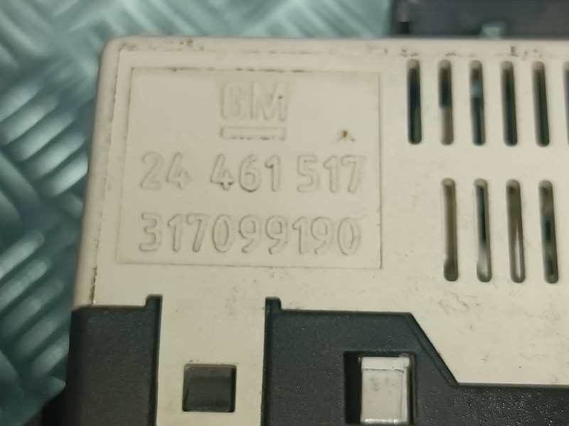 Recambio de modulo electronico para opel astra g berlina club referencia OEM IAM 24461517 317099190 RELOJ