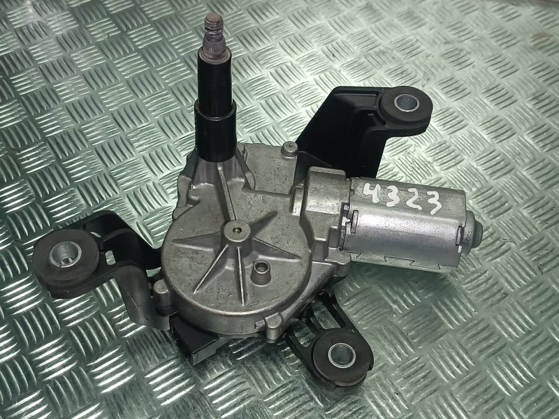 Recambio de motor limpia trasero para opel astra h berlina cosmo referencia OEM IAM 13105981 0390201591 BOSCH