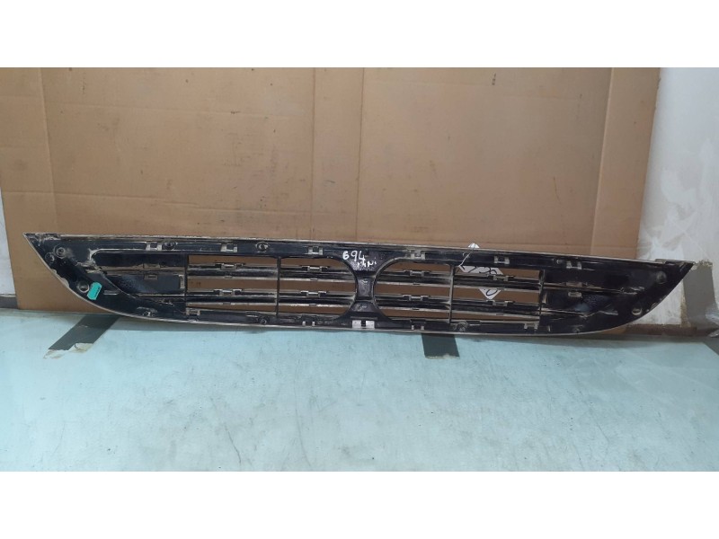 Recambio de rejilla delantera para bmw mini (r50,r53) cooper referencia OEM IAM 1490376  