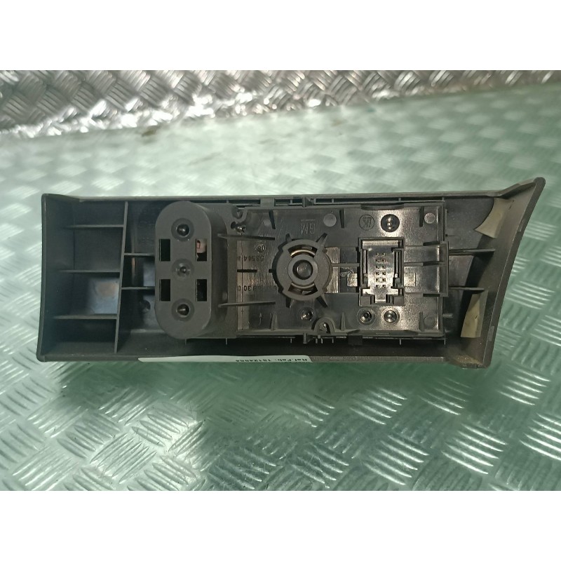 Recambio de mando luces para opel astra h berlina cosmo referencia OEM IAM 13124864 331985437 CONECTOR 12 PINES