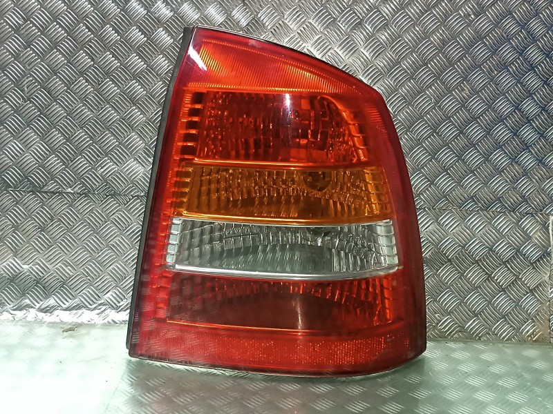 Recambio de piloto trasero derecho para opel astra g berlina club referencia OEM IAM 93241043 62225 