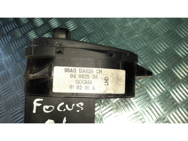 Recambio de mando luces para ford focus berlina (cak) ambiente referencia OEM IAM 98AG13A024CH 04052524 GOGMA