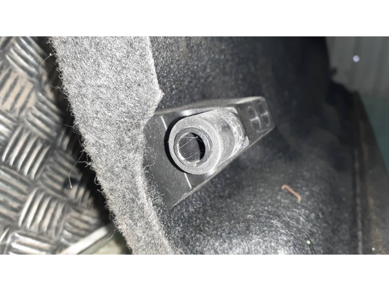 Recambio de bandeja trasera para seat ibiza (6l1) cool referencia OEM IAM   